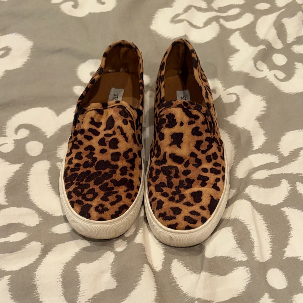 Leopard Print Steve Madden Slip On Shoes I accept offers